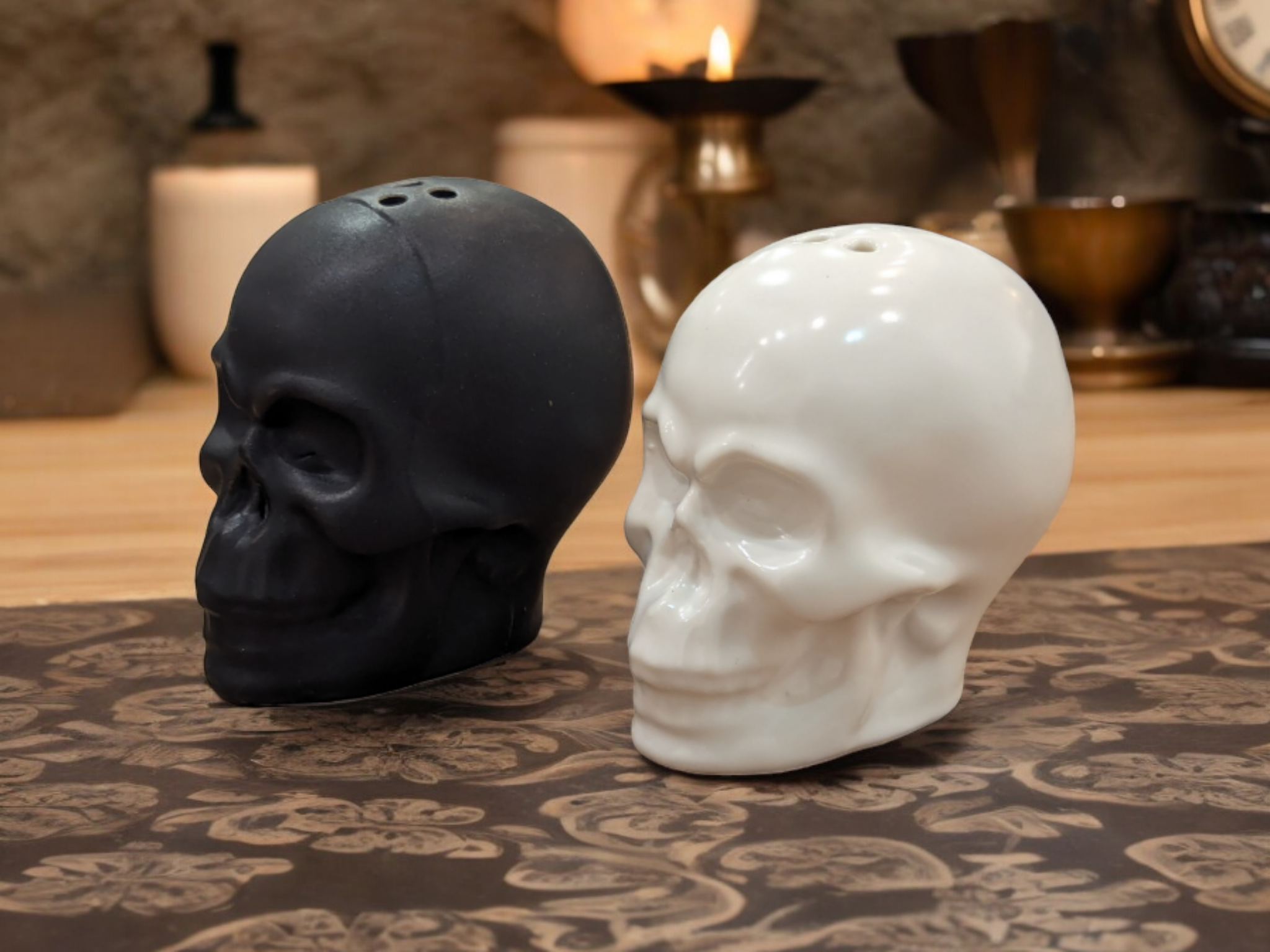 Skull salt and pepper shakers